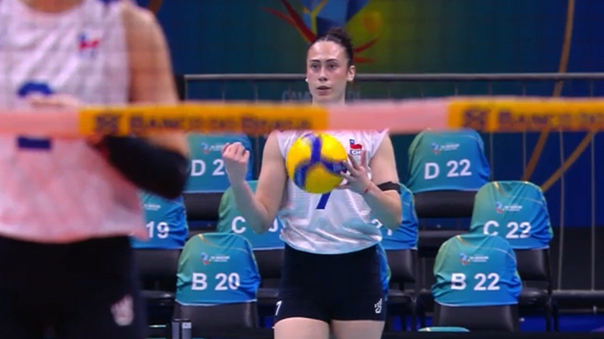 Oposta do Chile anota sete aces consecutivos em vitória no Pré-Olímpico de vôlei; assista