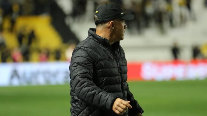 Eduardo Baptista nega que foi procurado pelo Internacional: “Não chegou nada”