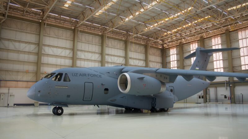 Embraer entrega o primeiro avião C-390 Millennium à Força Aérea do Uzbequistão