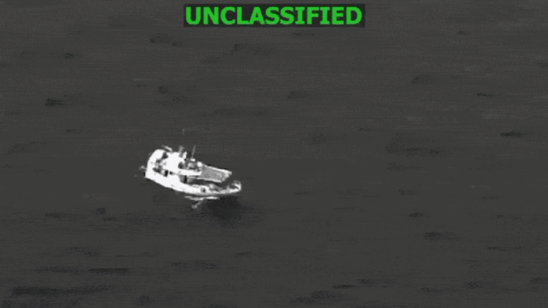 VÍDEO: EUA interceptam e explodem barco usado por grupo considerado terrorista em operação com Equador