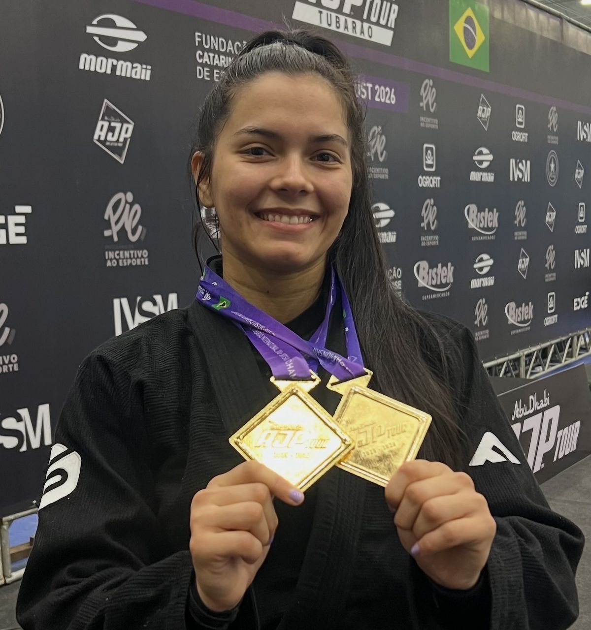Liandra Costa conquista dois ouros em seletiva da AJP e garante vaga no Mundial de Jiu-Jitsu