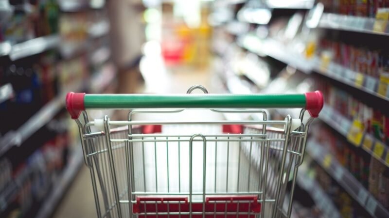 PIB mostra ‘desaceleração importante’ da economia e acende alerta sobre consumo das famílias, apontam economistas