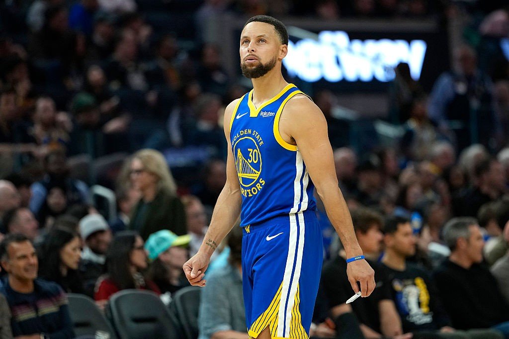 Stephen Curry confirma plano de encerrar carreira no Golden State Warriors: “Não há dúvida”