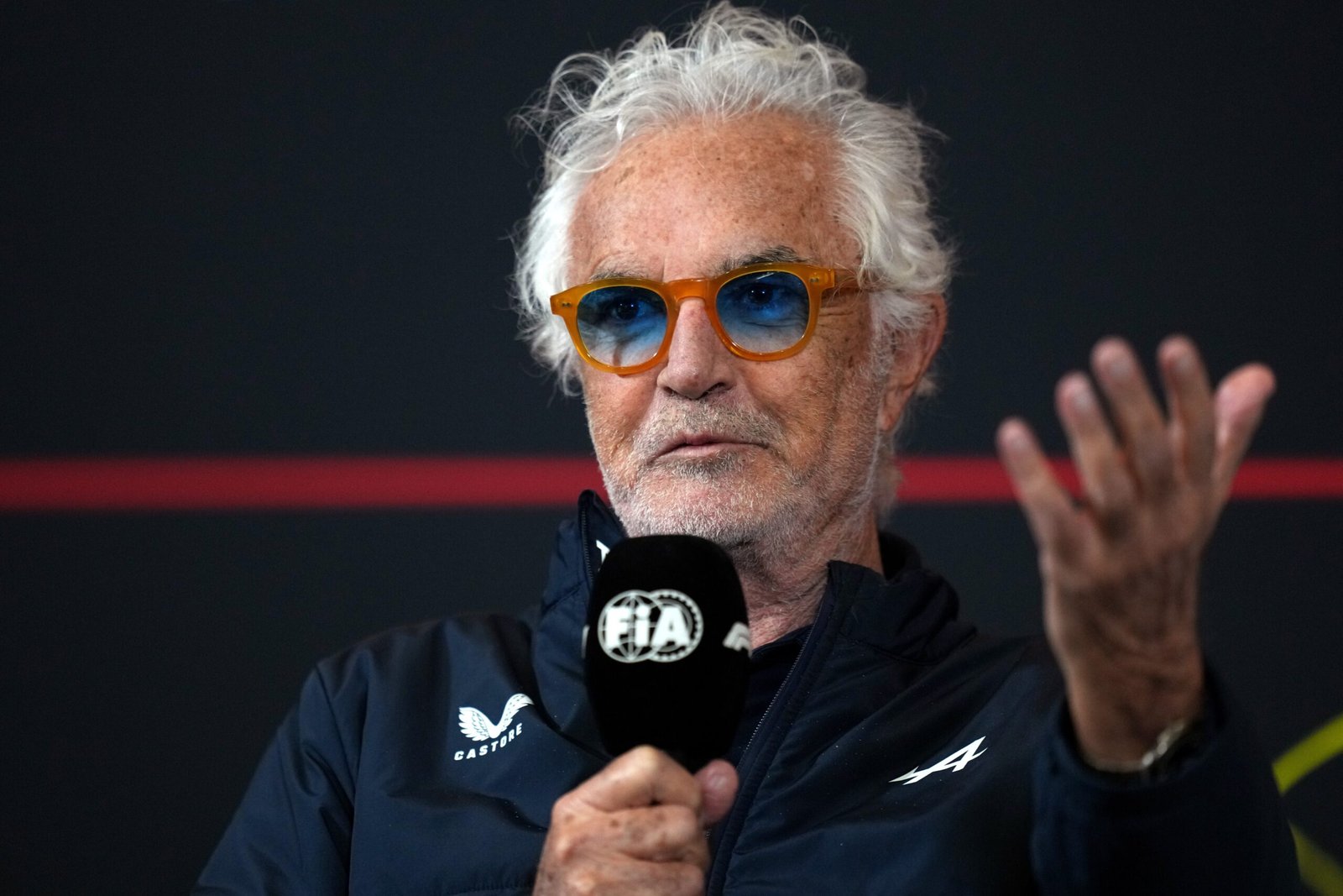 Briatore questiona juiz da FIA por suposta relação com McLaren em caso Gasly