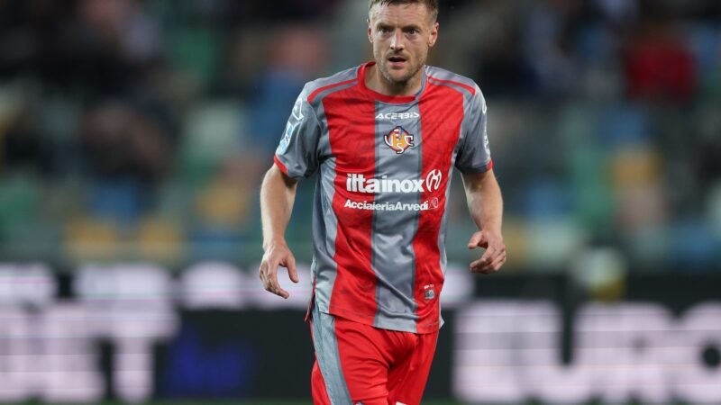 Alvo do São Paulo, Jamie Vardy acerta com time da Segunda Divisão inglesa