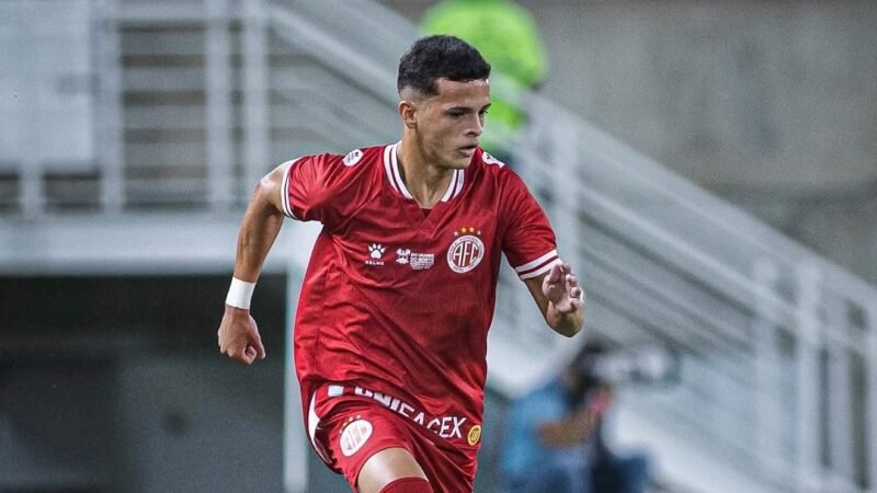 América renova com Henrique até 2027 e empresta meia ao Alecrim