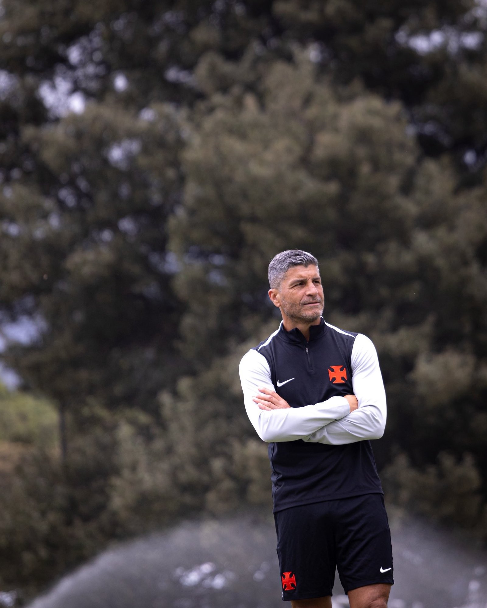 Escalação do Vasco: com titulares preservados, Pedro Emanuel prepara mudanças contra o Santa Fe