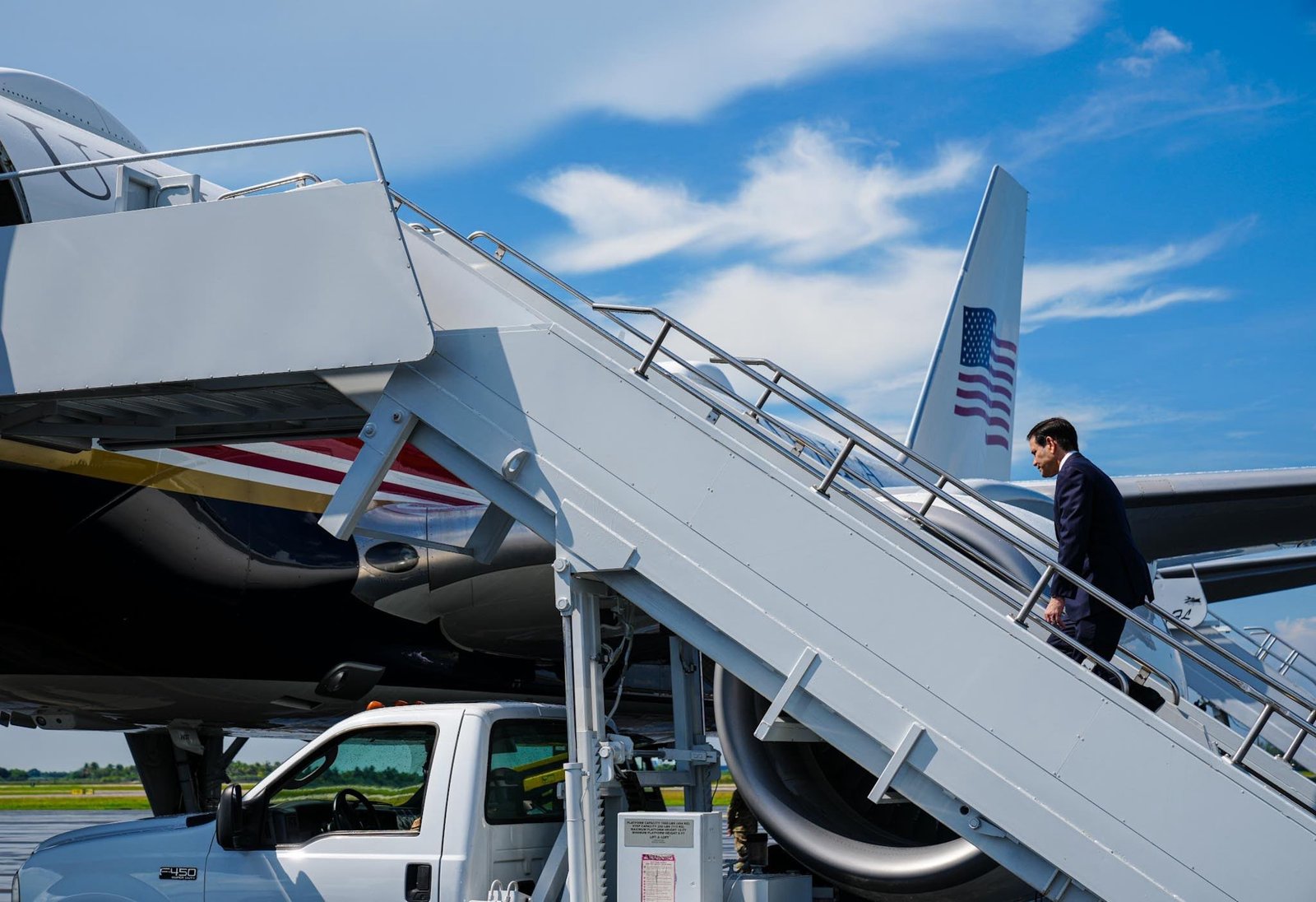 Após falar em ‘domínio das Américas’, secretário de Estado de Trump embarca rumo à Colômbia