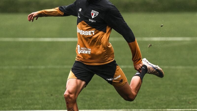 São Paulo se reapresenta, e Iago treina de olho em jogo contra o Boca
