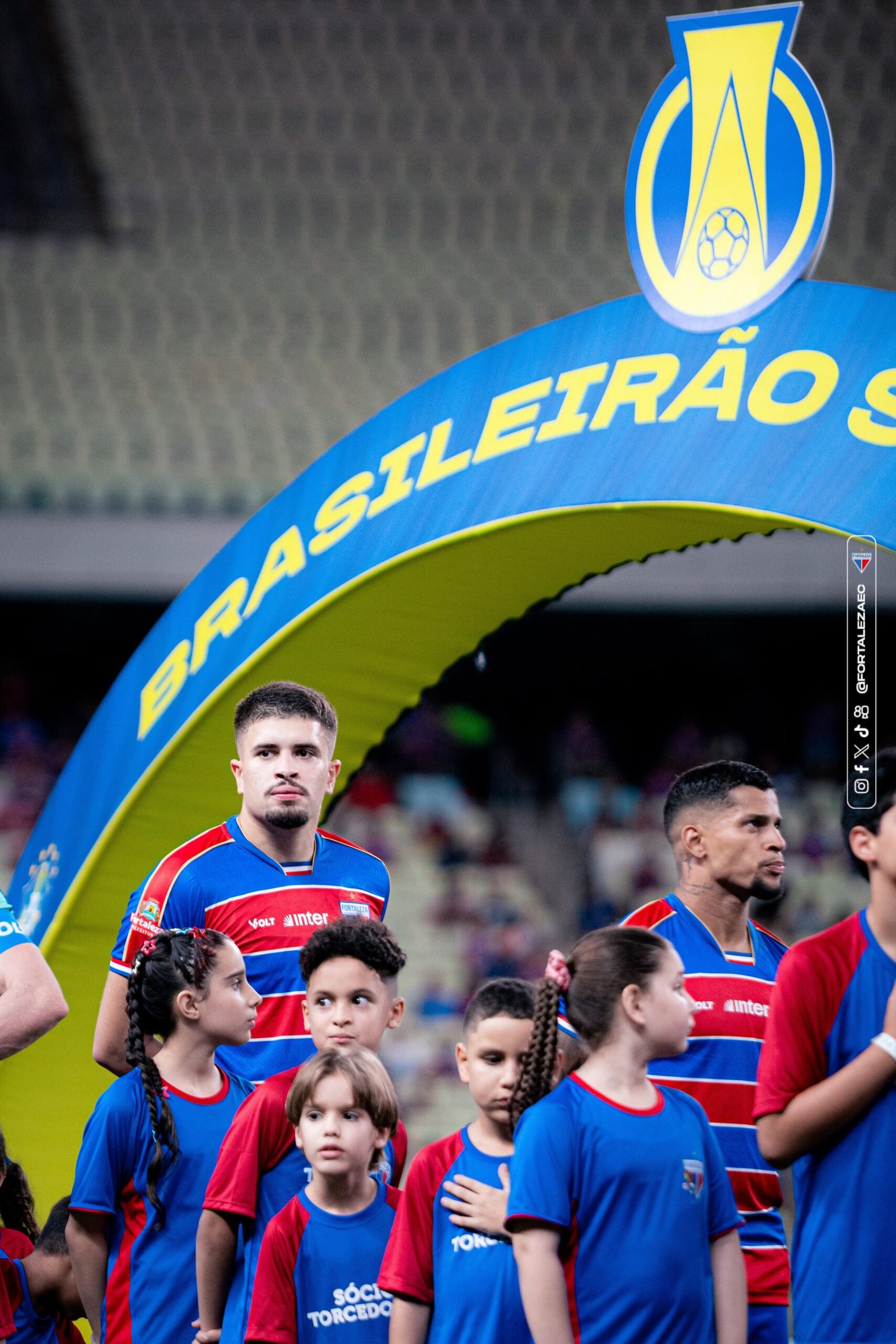 Lucas Gazal elogia torcida do Fortaleza, mira título e comenta críticas: “Você tem que aceitar”