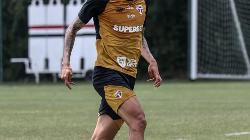 Bobadilla treina, e Newton avança em recuperação no São Paulo