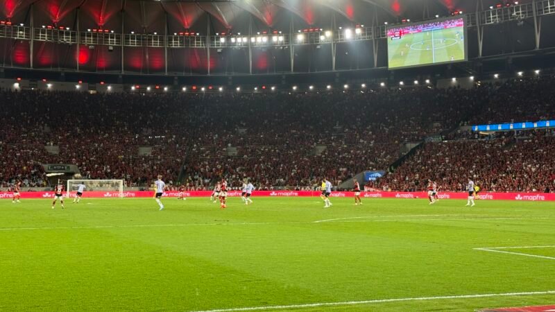 Jogadores do Flamengo detonam gramado do Maracanã: “Lombada para c…”, diz Rossi