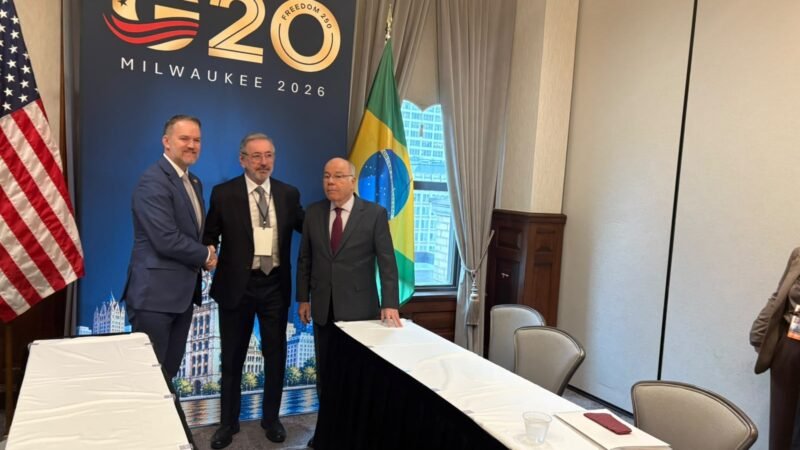 Tarifaço: EUA devem enviar ao Brasil proposta de negociação, diz equipe de Lula após reunião com representante de Trump
