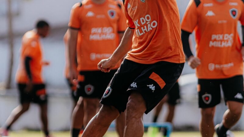 Botafogo-PB se reapresenta de olho em reabilitação diante do Maringá, pela Série C do Brasileiro