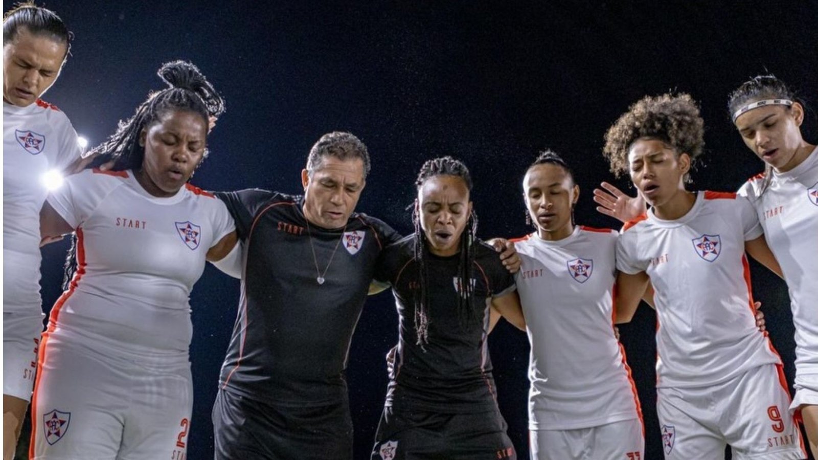 Primeiro time feminino do Brasil enfrenta homofobia, falta de apoio e manda jogos a 600km de casa