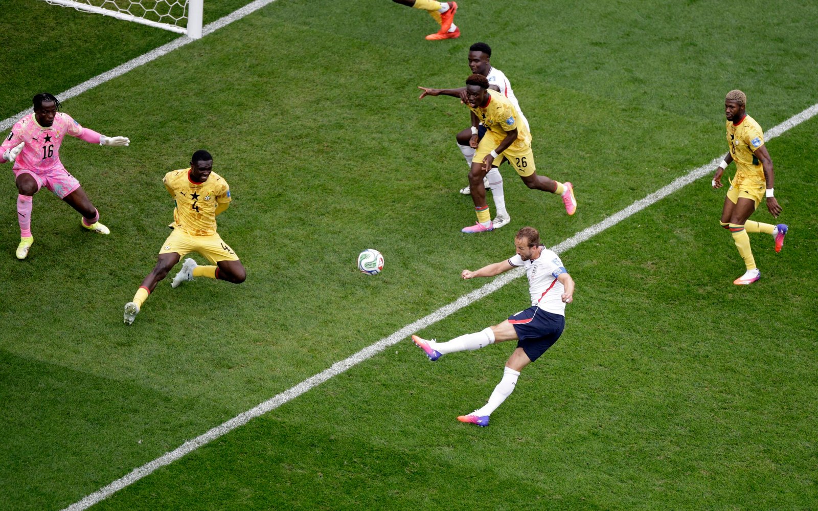 Harry Kane revela plano de jogar na NFL após carreira no futebol