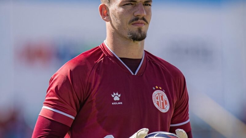 Serra Branca anuncia goleiro Lucão, ex-América-RN