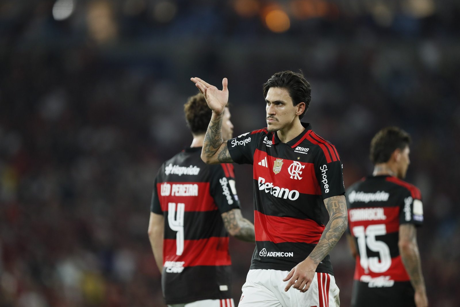 Viralizou: Pedro bolado, ‘SeleVasco’, Weverton sobrenatural, silêncio no Morumbis e protestos da Fiel