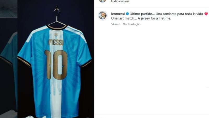 Messi apresenta camisa especial para o jogo de despedida da seleção argentina
