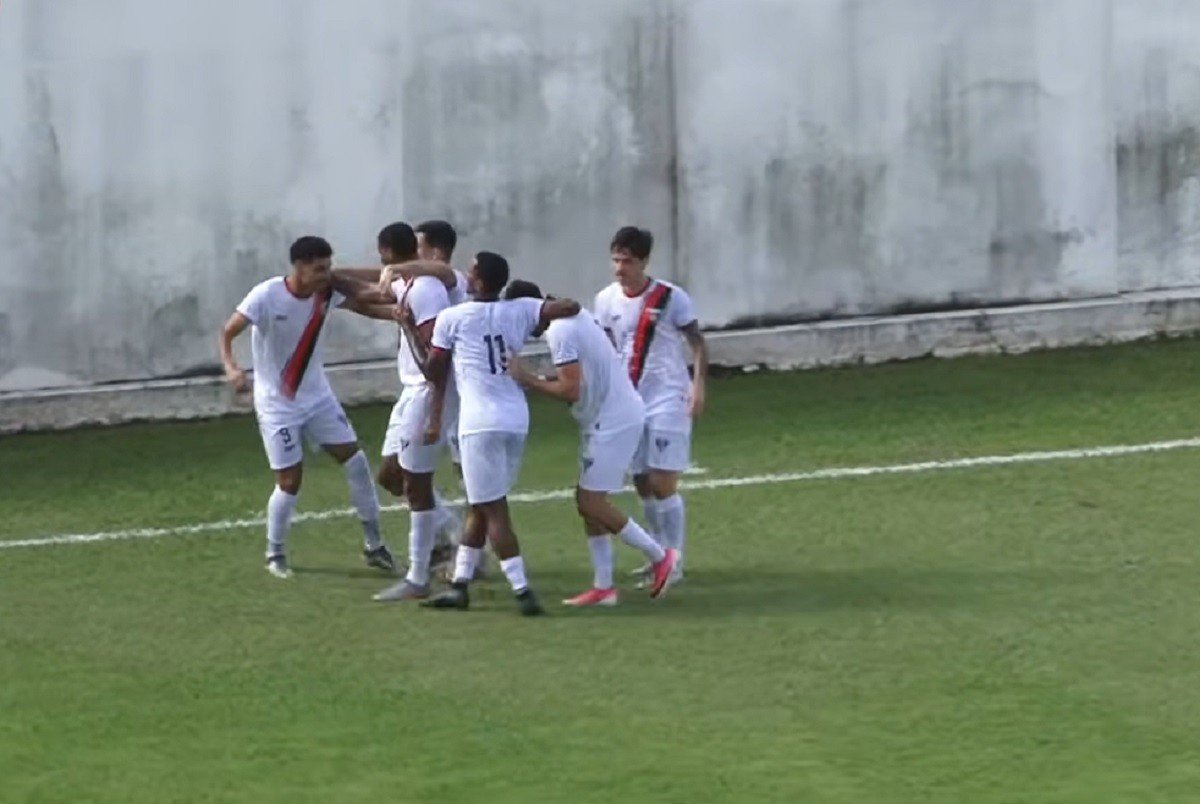 Nacional de Muriaé vence Inter de Minas e fica na liderança da Segunda Divisão do Mineiro