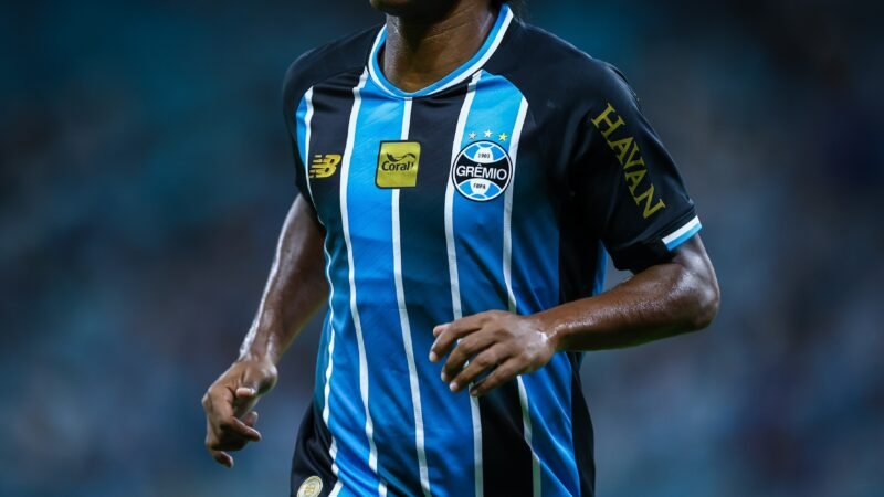 Grêmio encaminha acerto com novo patrocinador máster e mais uma marca para a camisa