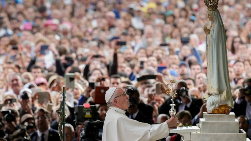 Por que Maria, mãe de Jesus, é tratada de forma diferente por católicos e evangélicos