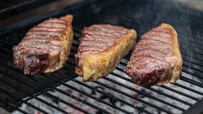 Após veto da União Europeia, carne vai ficar mais barata no Brasil? Entenda