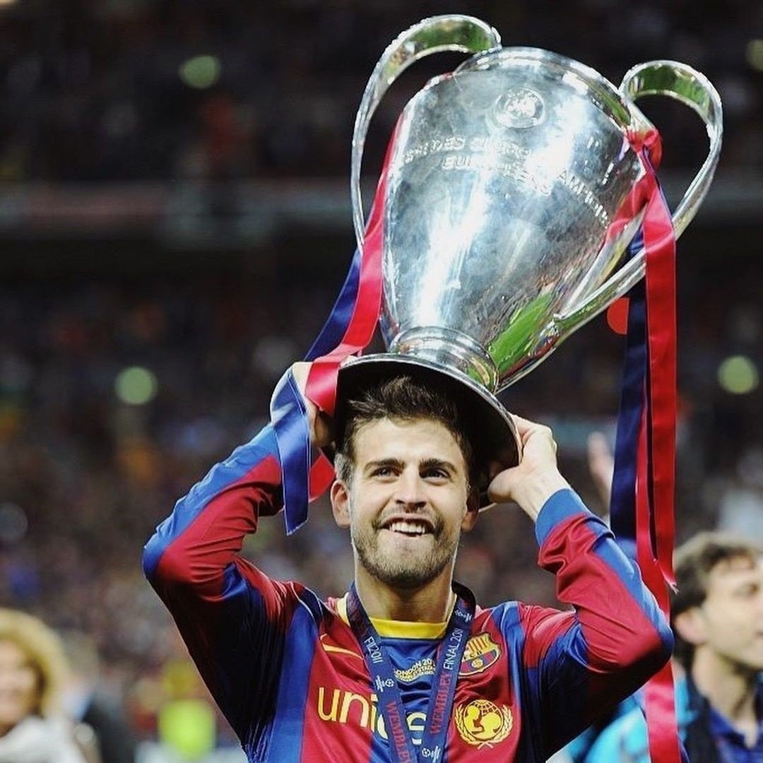 Piqué provoca Real Madrid e cita gols “polêmicos” do rival em títulos da Champions