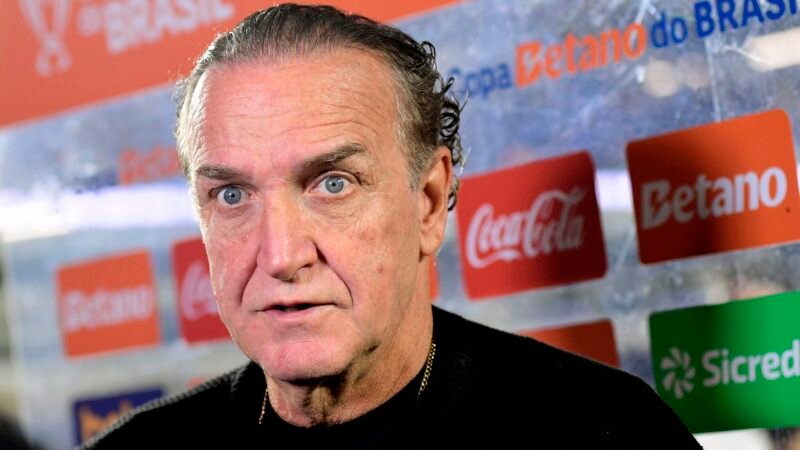 Cuca lamenta lesão de Neymar na eliminação do Santos e afirma: “Vamos ter que nos virar sem ele”