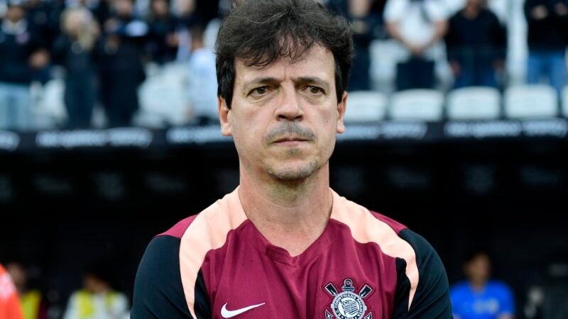 Corinthians se reapresenta após folga; veja como Diniz usará a Data Fifa para ajustes