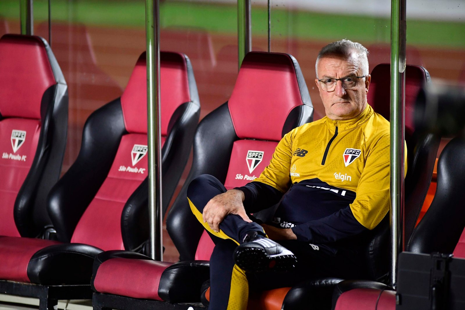 Dorival diz que São Paulo fez o melhor jogo sob seu comando e exalta torcida: “Impressionante”