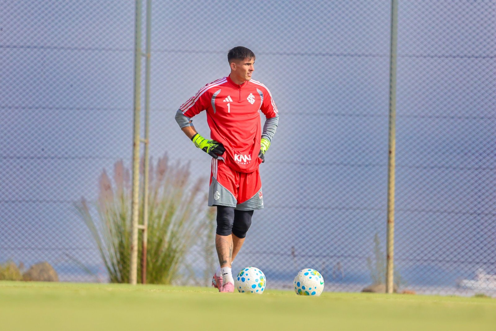 Rochet se aproxima de retorno ao Inter; veja a situação dos lesionados do elenco