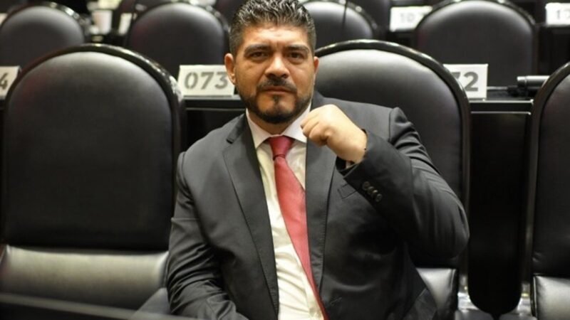 Deputado federal é encontrado morto dentro de carro com ferimento de bala no México