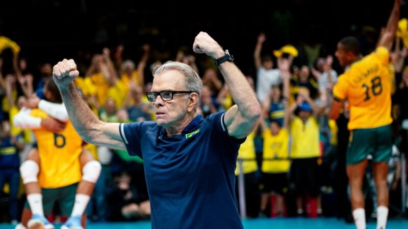 Bernardinho cita pressão gigantesca sobre jogadores do Brasil: “Geração muito contestada”