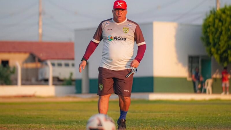 Picos regulariza técnico Givanildo Sales para a disputa do Piauiense Série B 2026