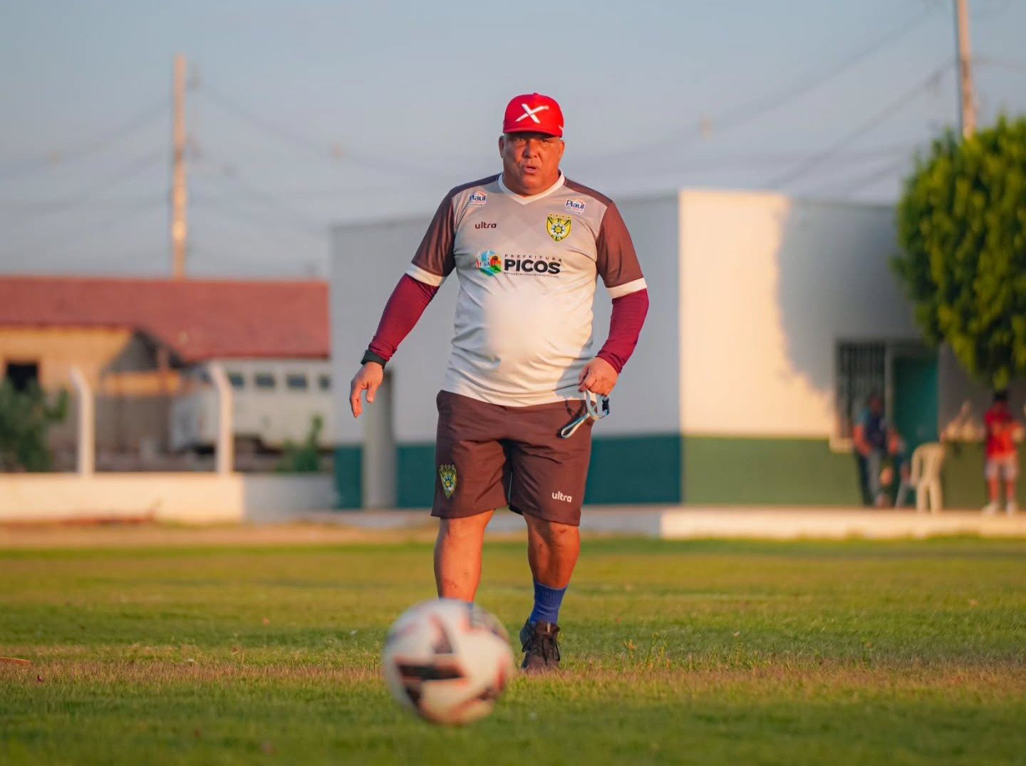 Picos regulariza técnico Givanildo Sales para a disputa do Piauiense Série B 2026