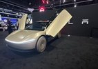 Tesla lança ‘robotáxi sem volante’ e vira alvo de investigação nos EUA