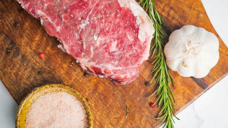 Governo critica início do veto à venda de carne brasileira para União Europeia e cita possibilidade de ‘medidas de reciprocidade’