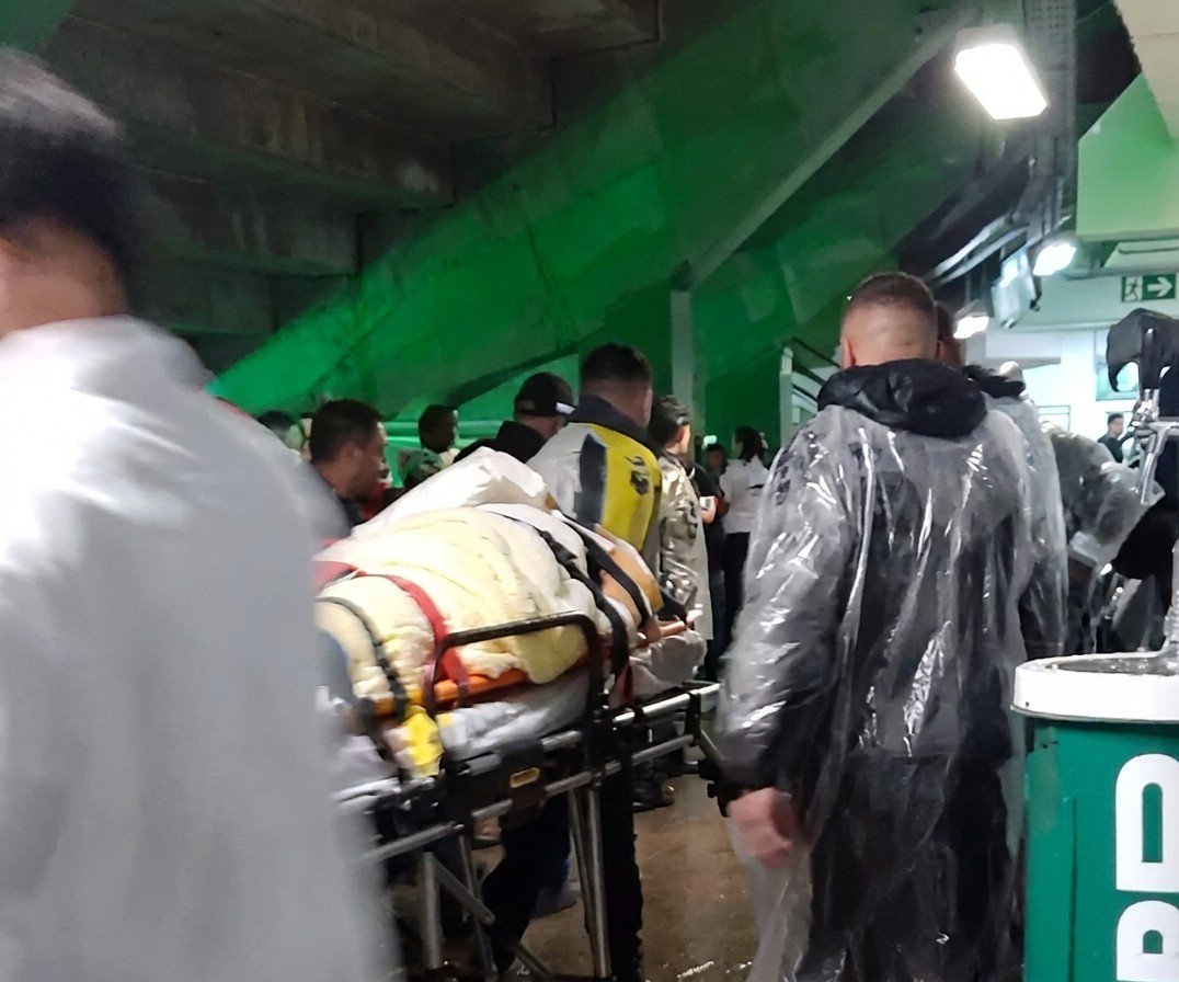 Athletiba: torcedor que caiu da arquibancada do Couto Pereira segue internado com fraturas