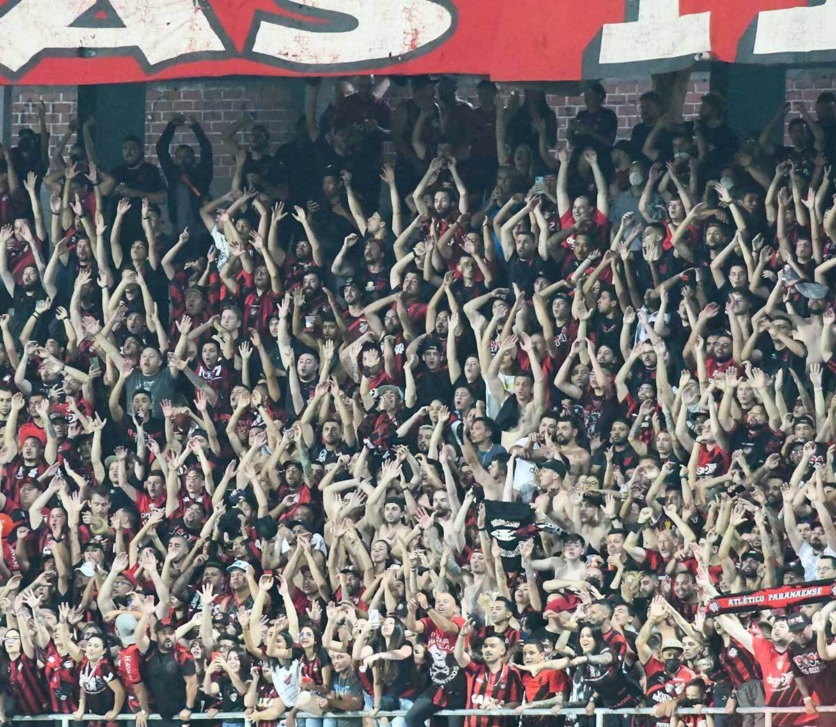 Athletiba: Athletico critica preços para a torcida visitante no Couto Pereira; entenda regulamento