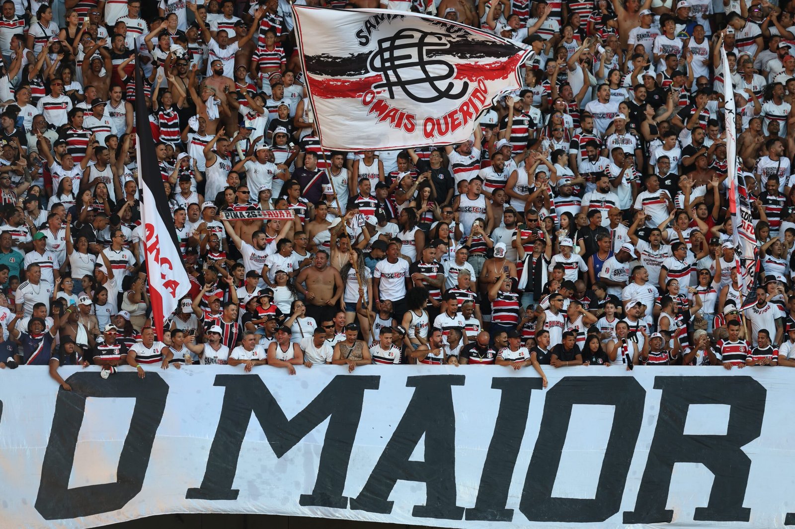 Santa Cruz levou quase 100 vezes mais torcedores a jogos como mandante que rival pelo acesso