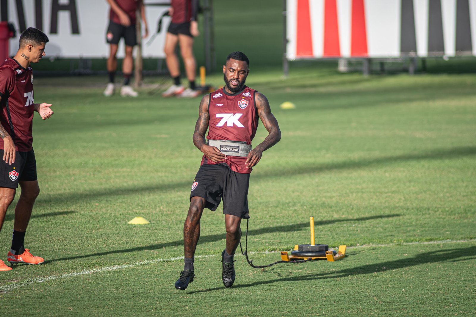 Ramon, Mateus Silva e Edu fazem trabalho de transição em treino do Vitória