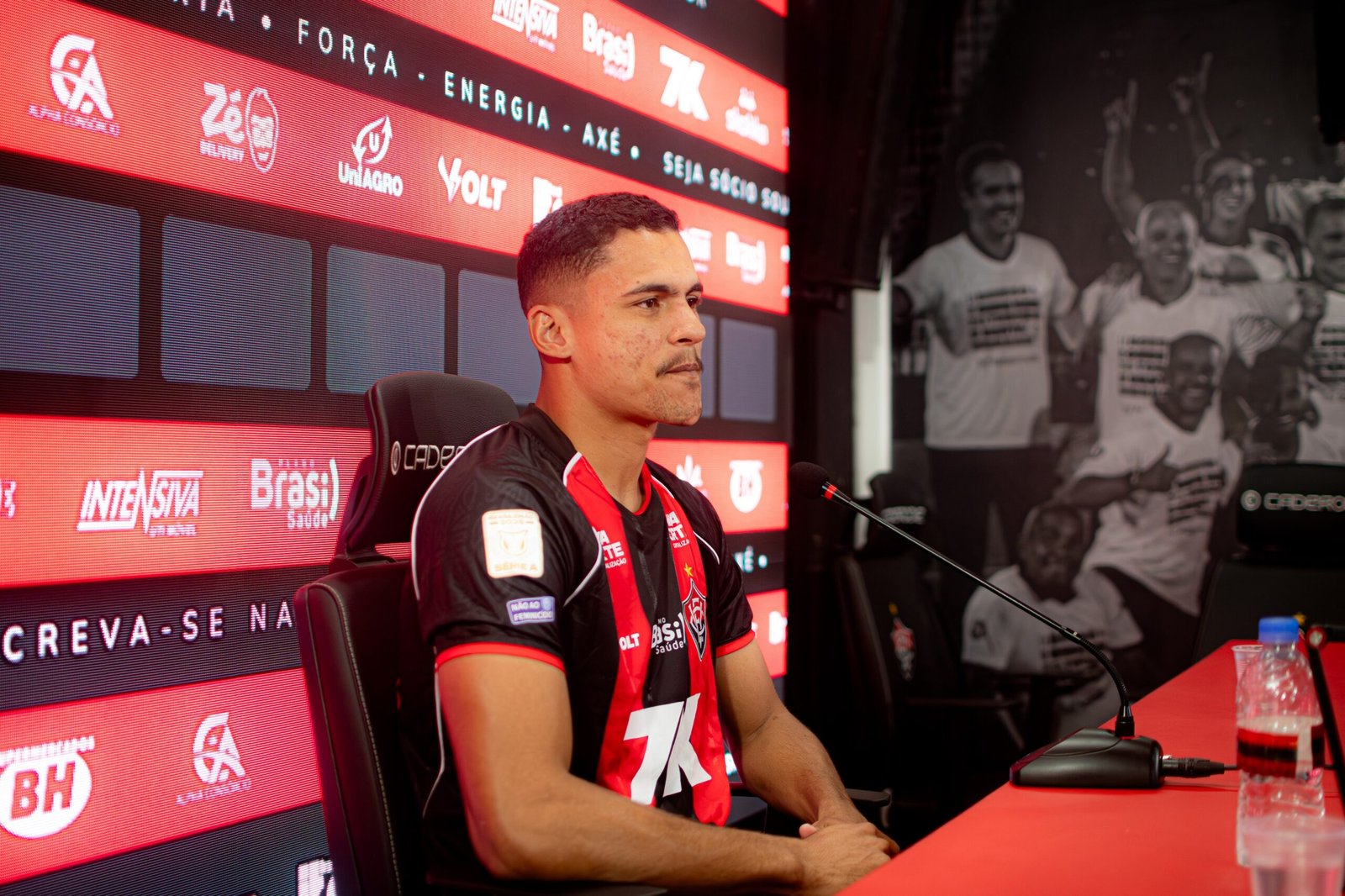 Alex Bruno cita características em apresentação pelo Vitória: “Centroavante de área”