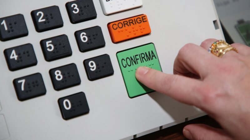 Vai trabalhar no dia da eleição? Patrão pode descontar horas para votar? Veja seus direitos
