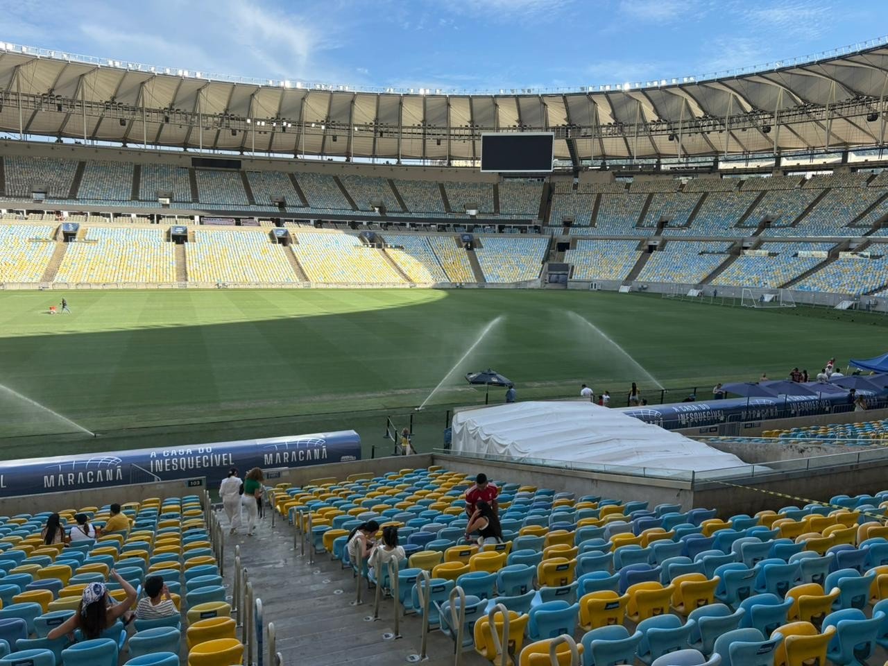 Maracanã faz intercâmbio com Neo Química Arena para conter danos de jogo da NFL ao gramado