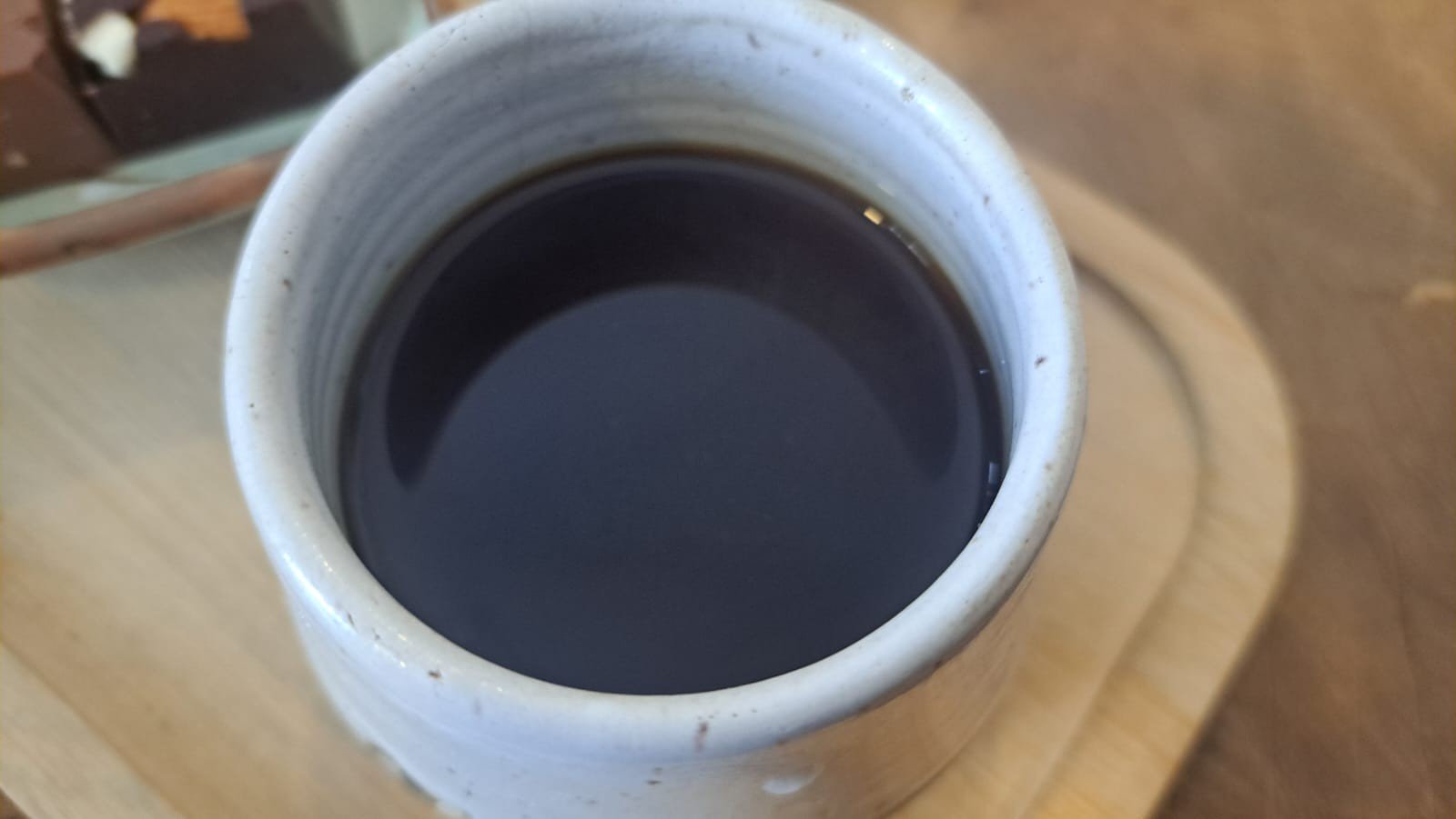 Aluna é suspensa no primeiro dia de aula após levar café para a escola