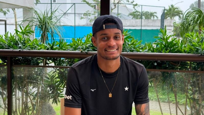 Paulinho revela ambição no Botafogo, destaca disputa por posição e elogia Telles: “Cara de caráter”