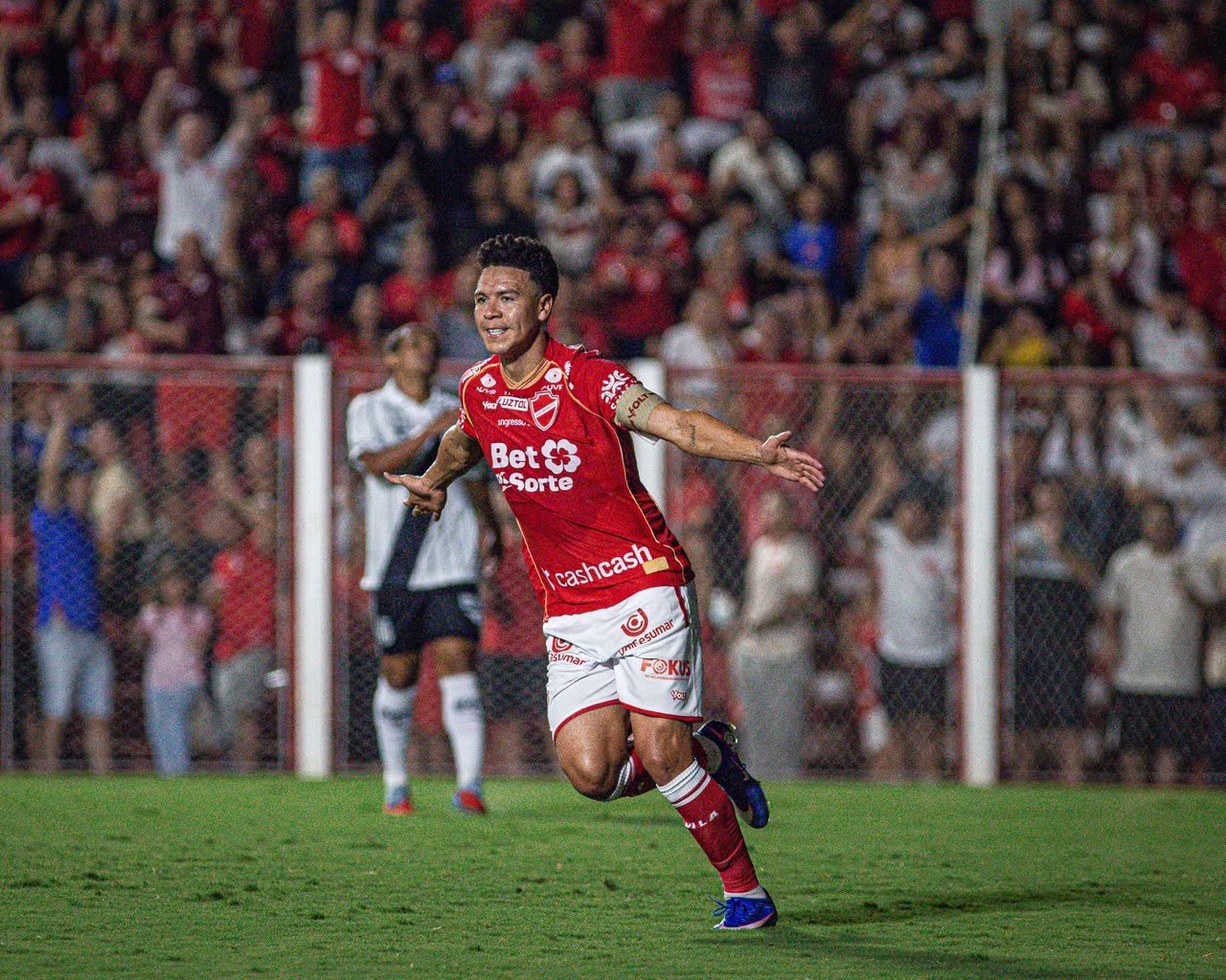 Marquinhos Gabriel diz que clássico é o cenário perfeito para retomada do Vila na Série B
