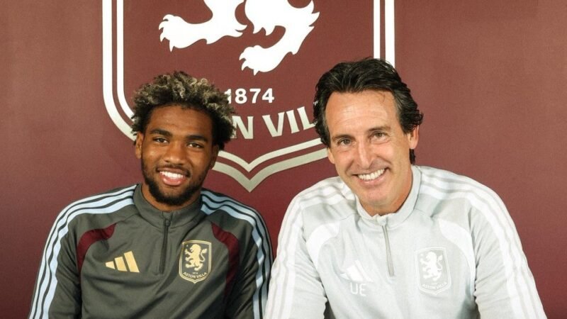 Aston Villa anuncia promessa de 18 anos do PSG por R$ 343 milhões