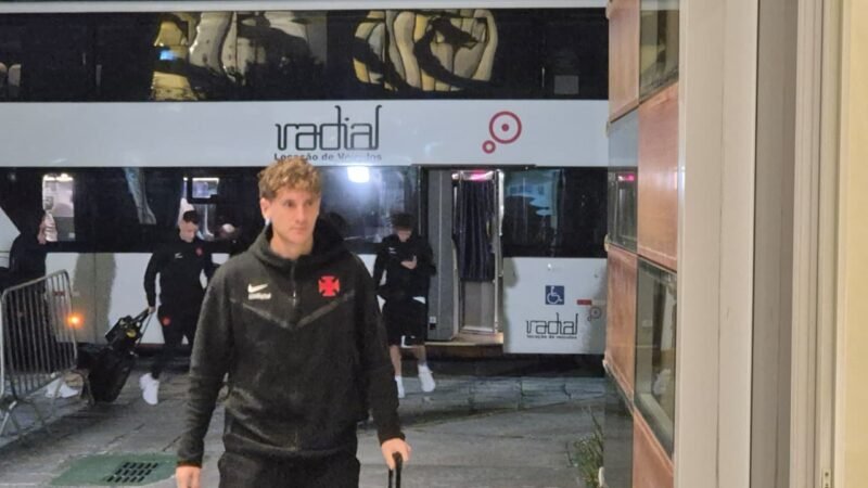 Vasco chega a Salvador para enfrentar o Vitória; veja provável escalação